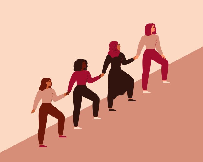 10 conselhos de terapeutas sobre o “corpo ideal”, autoestima e gordofobia Ilustração de mulheres de mãos dadas, numa subida, uma puxando a outra rumo ao topo