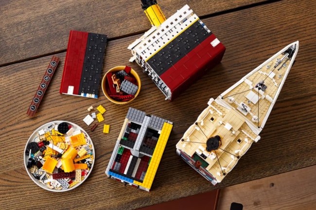 Réplica em Lego do Titanic tem mais de 9 mil peças e detalhes assustadores Imagem de divulgação de réplica de Titanic feita de Lego