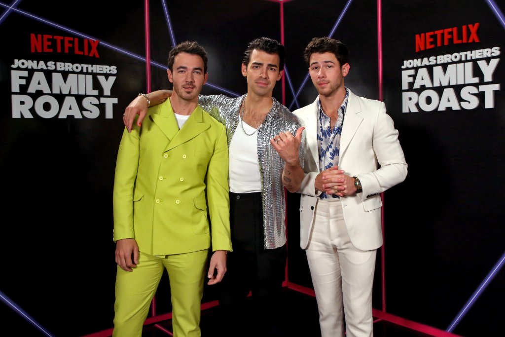 Jonas Brothers retornam ao Camp Rock em comédia da Netflix