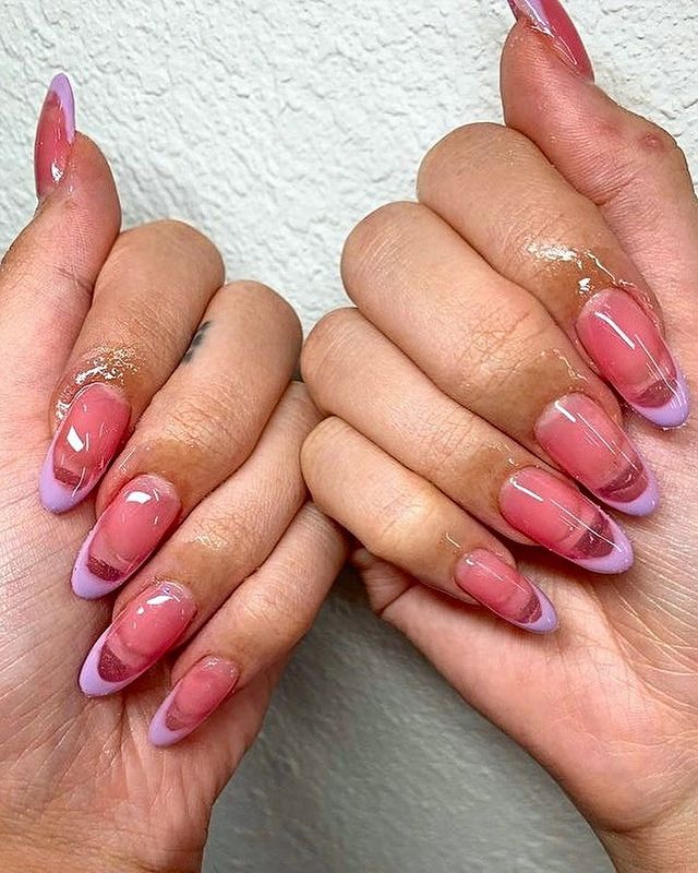 jelly-nails-com-francesinha Foto de unhas com o efeito jelly rosa com francesinha.