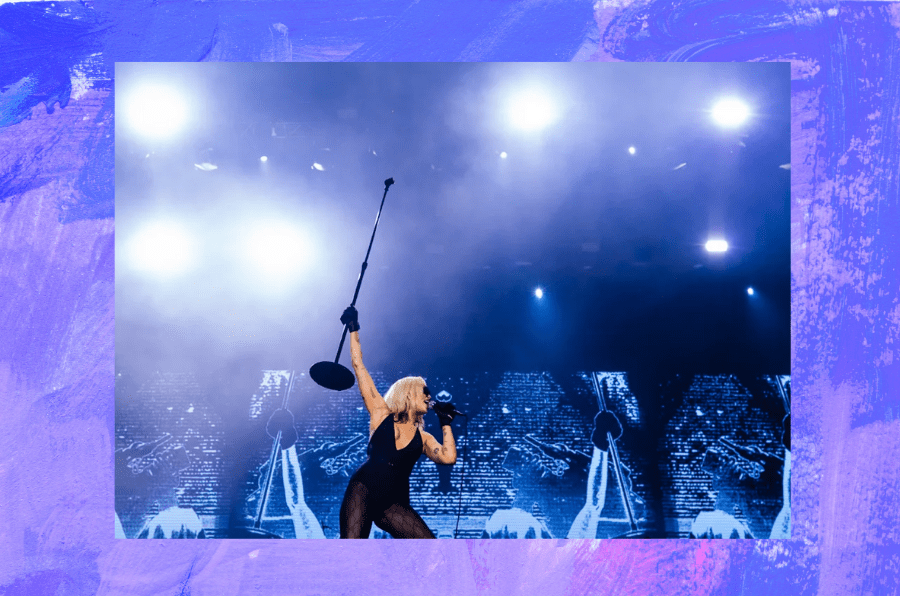 Lollapalooza: Miley Cyrus emociona público e faz performance com Anitta