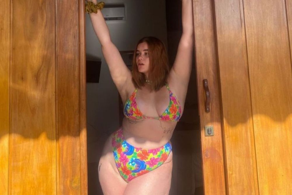 E a Barbie Ferreira, de Euphoria, que veio ao Brasil curtir suas férias?