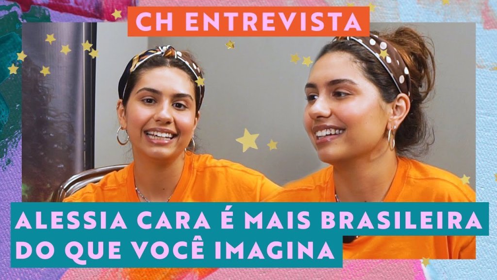 Alessia Cara em entrevista para a CAPRICHO; são duas capturas de tela da cantora sorrindo com margem de texturas coloridas e estrelas amarelas como decoração