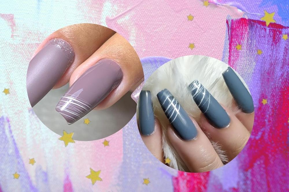 Montagem com o fundo colorido em tons de roxo e azul com duas fotos de unhas com a nail art teia de aranha.