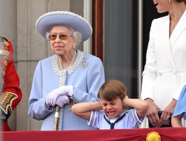 O jubilee foi da Rainha, mas quem roubou a cena foi o netinho Louis Príncipe Louis durante o Jubilee de Prata da Rainha Elizabeth