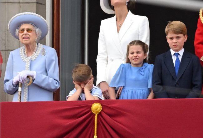O jubilee foi da Rainha, mas quem roubou a cena foi o netinho Louis Príncipe Louis durante o Jubilee de Prata da Rainha Elizabeth