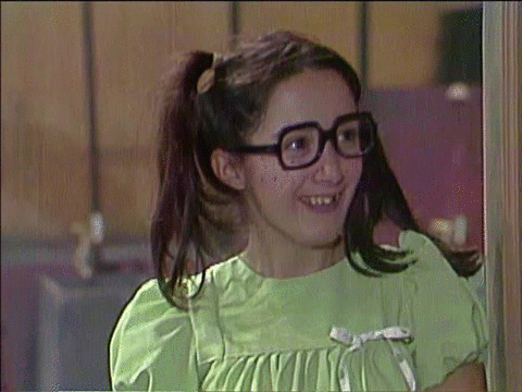 15 provas de que Festa Junina é, disparado, a melhor época do ano Chiquinha, do Chaves, com cara de sem graça