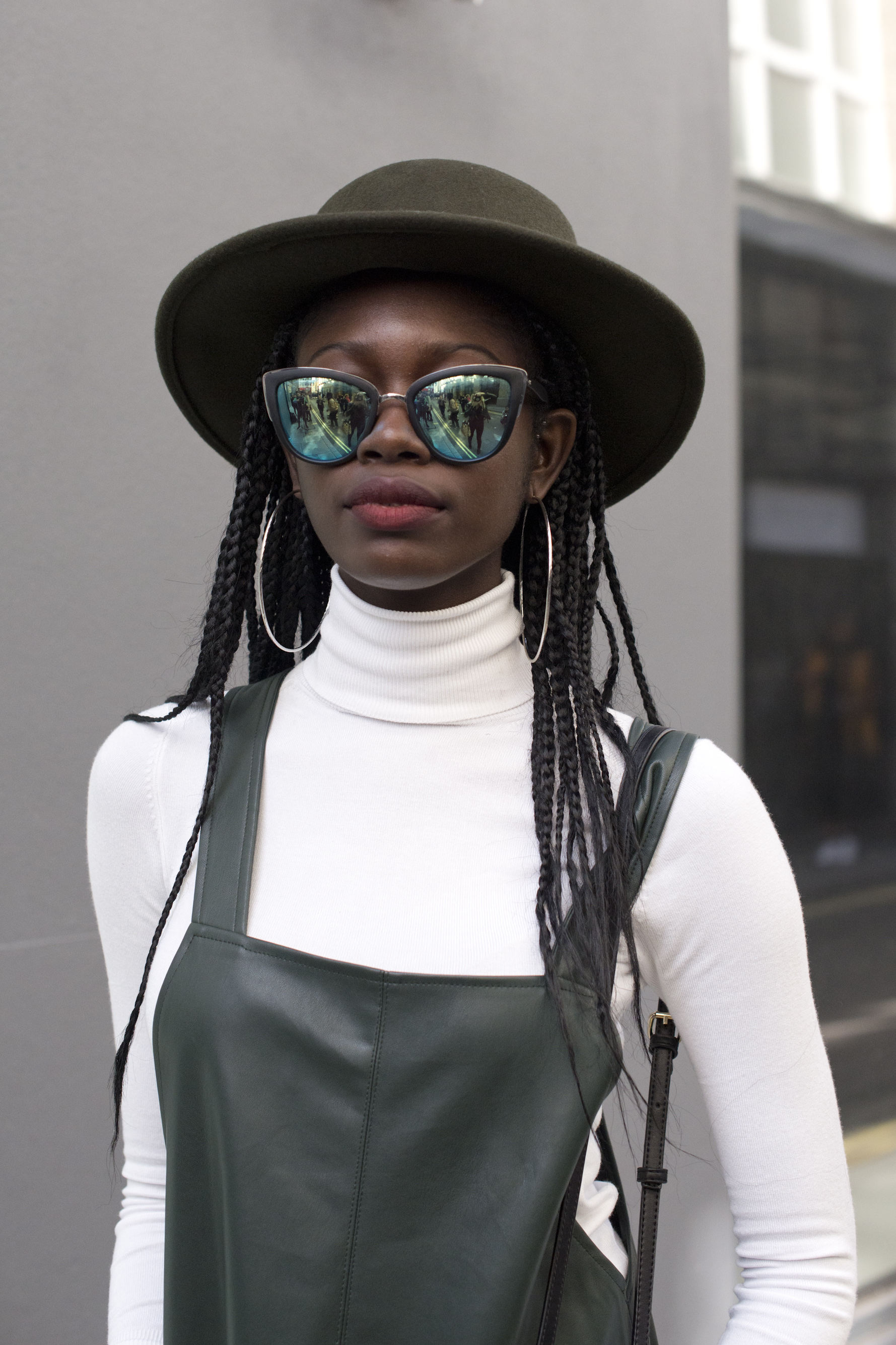 Street Style: Day 2 – LFW SS16 Garota usando chapéu da Forever 21 na semana de moda de Londres de 2015