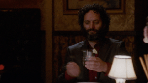 giphy (17) Gif de homem batendo em um copo com uma colher