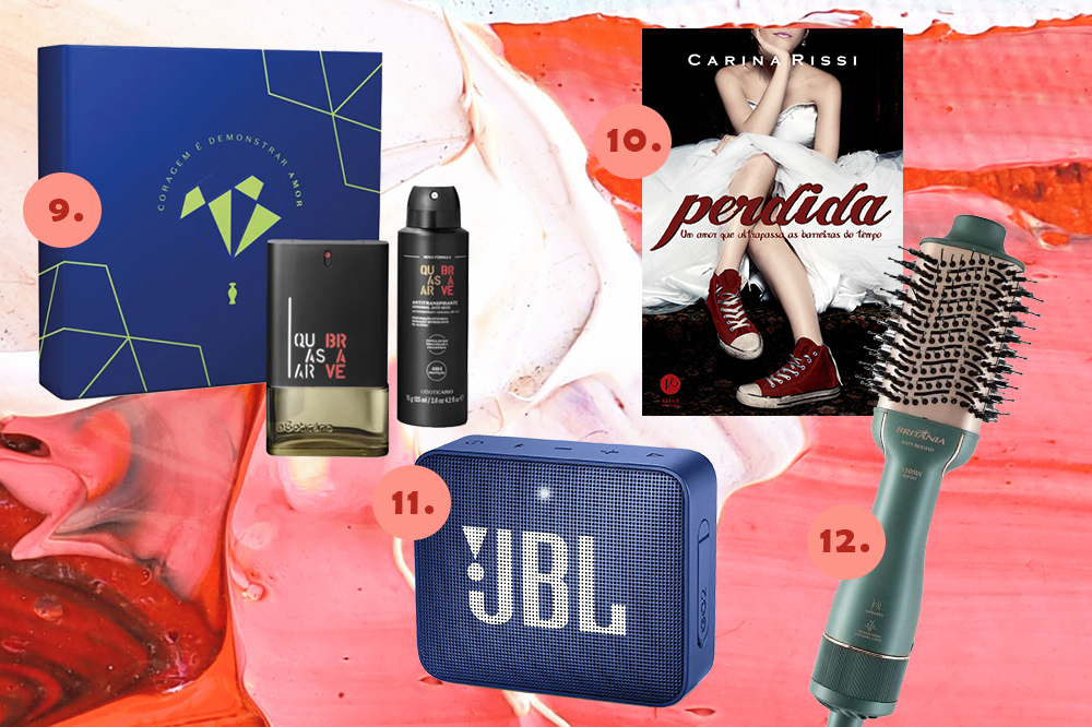 presentes-dia-dos-namorados-03 Montagem em fundo rosa e vermelho com quatro produtos. Um kit de skincare, um livro, uma caixinha de som e uma escova secadora.