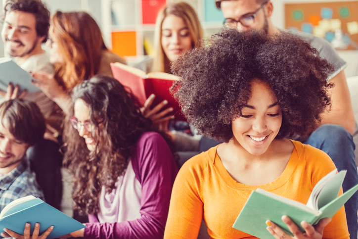 Conheça 3 clubes de leitura que são focados em literatura negra