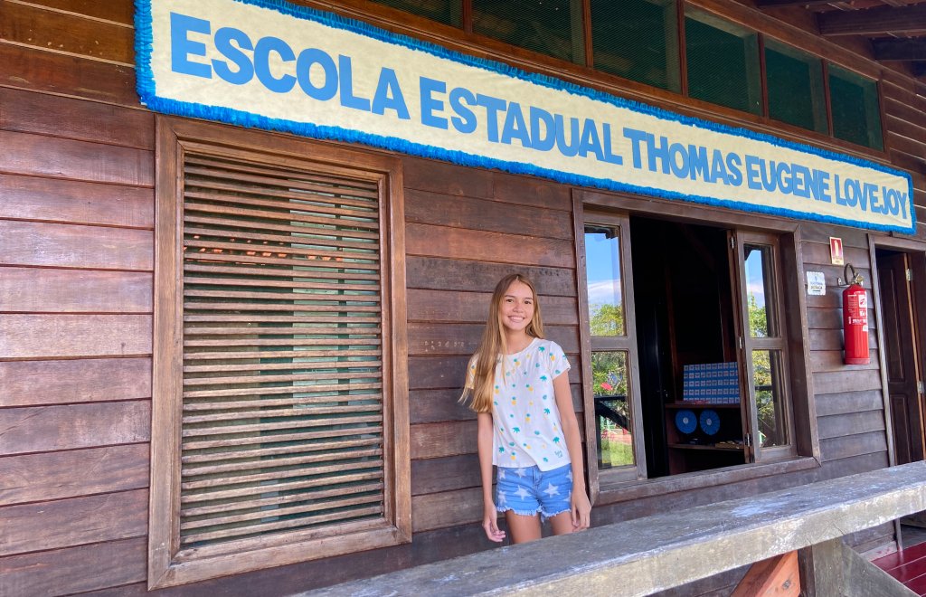 No Amazonas, estudantes ribeirinhos vão até a escola para ter aulas EAD