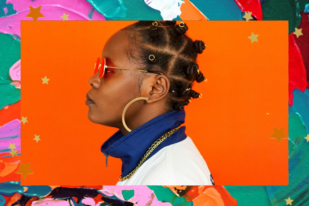 Rapper MC Martina lança 1º livro só de poesias no Complexo do Alemão