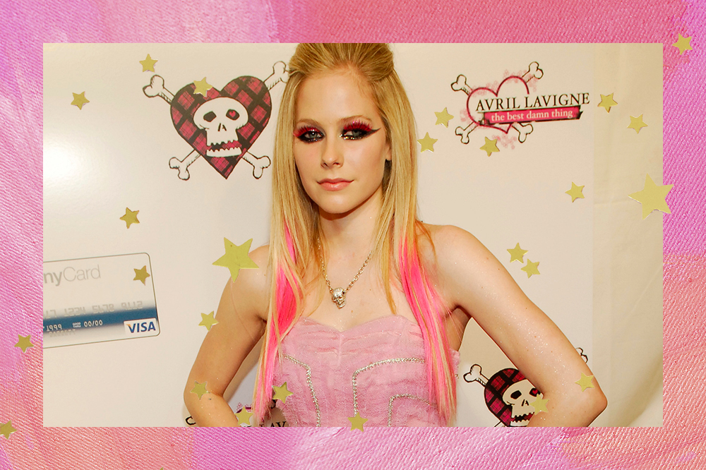 7 looks icônicos com toque punk que Avril Lavigne usou nos anos 2000