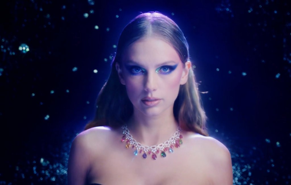 Taylor Swift recria conto de Cinderela em clipe de Bejewled