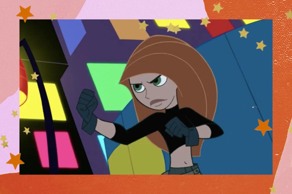 Montagem com o fundo colorido em tons de rosa e laranja com detalhe de estrelas nas bordas com uma foto de uma cena da animação Kim Possible no centro.