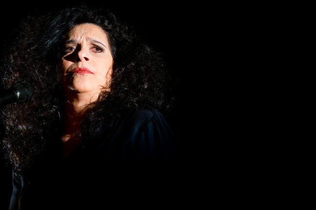 Gal Costa se apresentando no antigo HSBC Brasil, em 2013