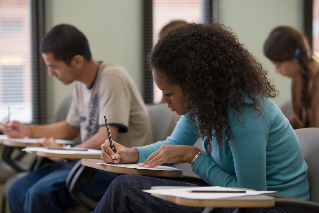 Procrastinou? Ainda é possível se preparar para o Enem em poucos meses