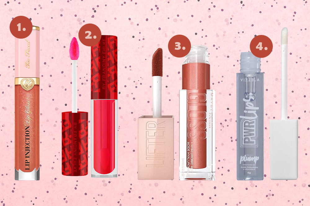 gloss-labial-efeito-volume-01 Montagem em fundo rosa com bolinhas com quatro opções de glosses labiais que prometem dar efeito volumoso
