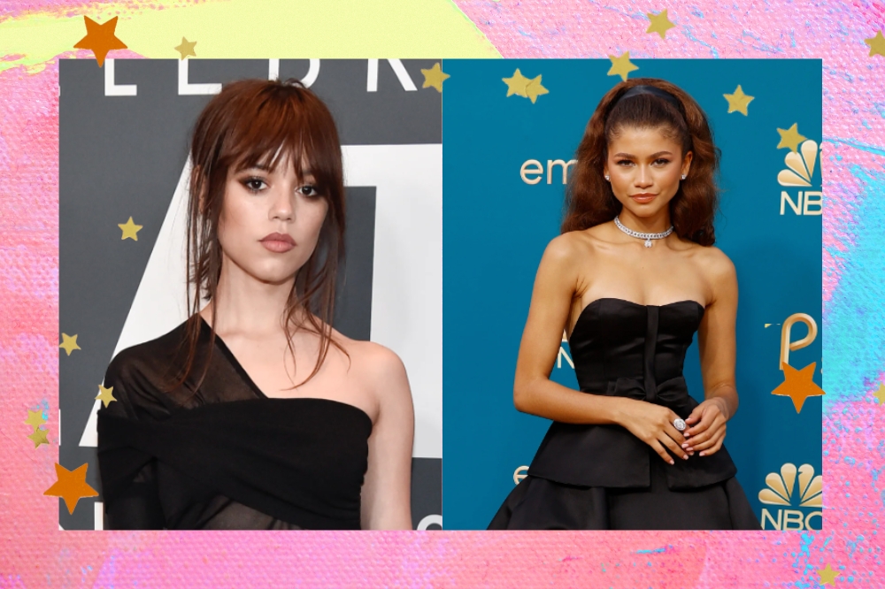 Montagem em fundo rosa, amarelo e azul com foto de Jenna Ortega à esquerda e de Zendaya à direita