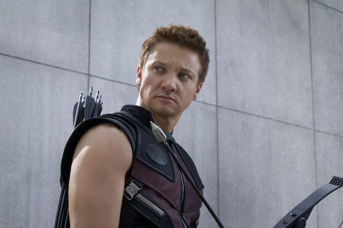 Jeremy Renner como Gavião Arqueiro