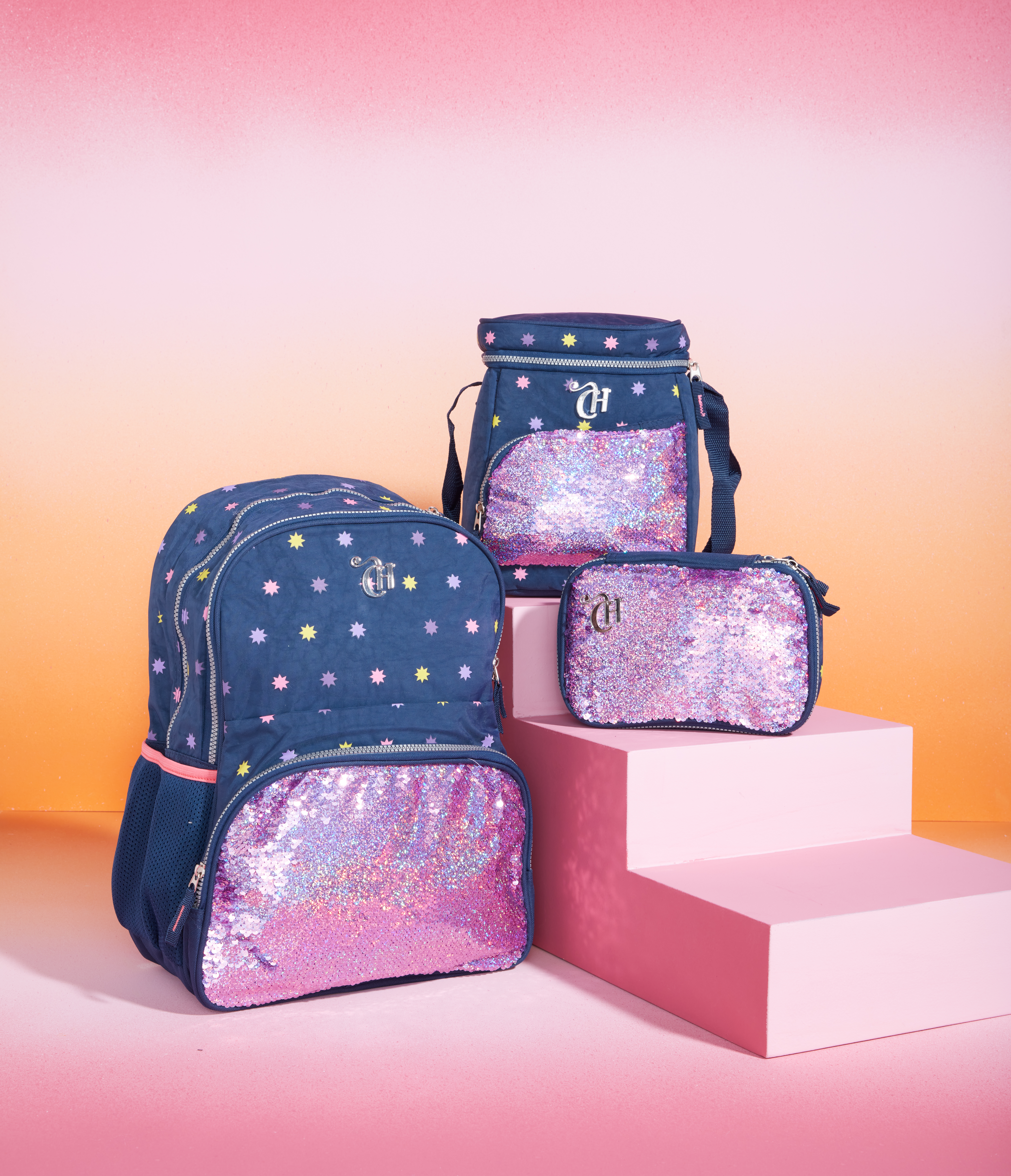 mochilas-material-escolar-capricho-2023-01 Coleção de materiais escolares da CAPRICHO para Sestini