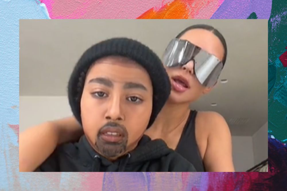 North West e Kim Kardashian em TikTok