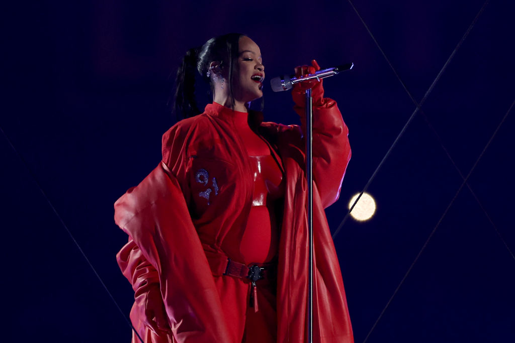 Rihanna está grávida do 2º filho com ASAP Rocky, afirma site