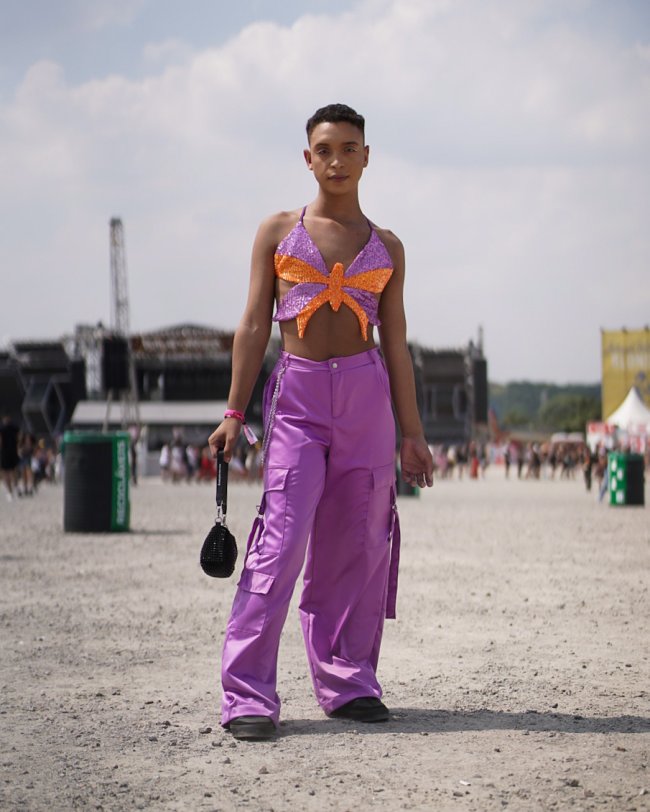 look-calca-cargo-lilas-lollapalooza Look calça cargo lilás no Lollapalooza 2023