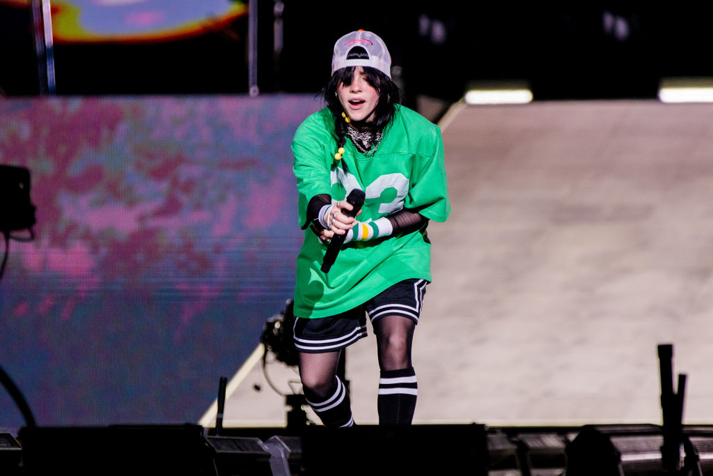 Billie Eilish arrebatou o Lolla 2023 e provou que é a voz da nossa geração