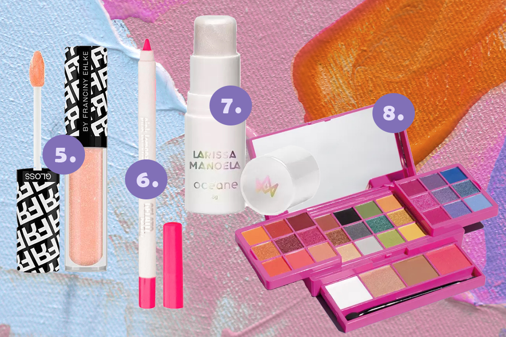 maquiagem-lollapalooza-02 Montagem em fundo azul, rosa e laranja com quatro produtos de maquiagem para usar em festival de música: gloss, lápis rosa, iluminador em stick e paleta de sombras coloridas