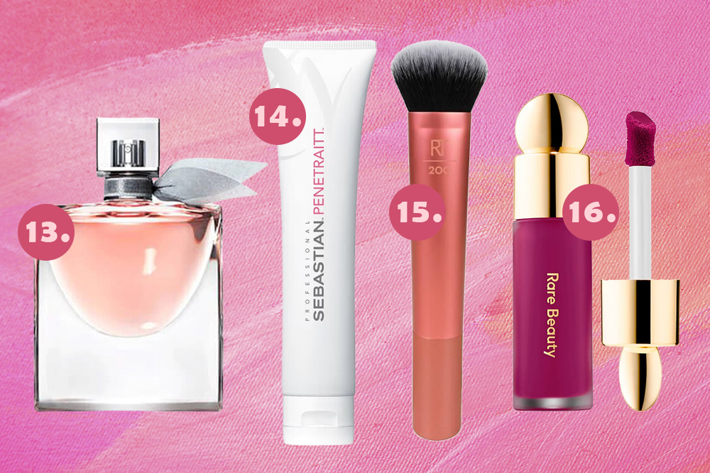 promoção-produtos-beleza-sephora-chic-week-04 Montagem em fundo rosa com produtos de beleza: perfume, máscara capilar, pincel de maquiagem e blush líquido
