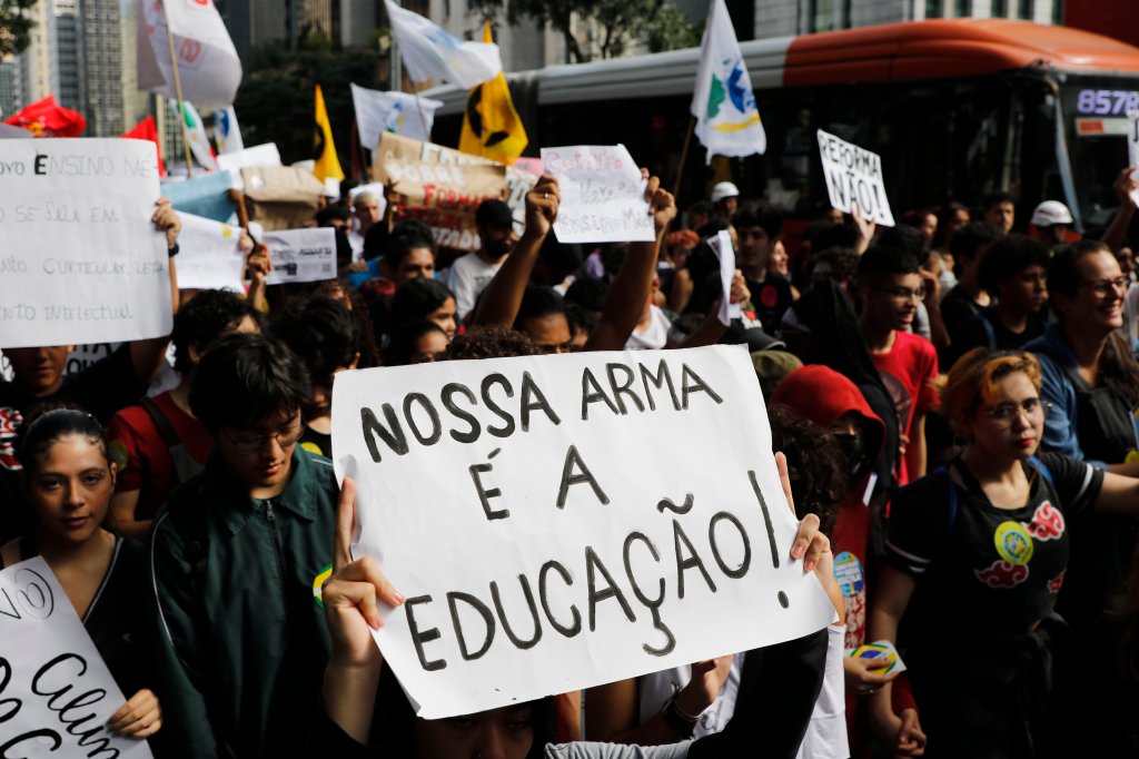 Com pressão dos estudantes, implementação do Novo Ensino Médio pode parar