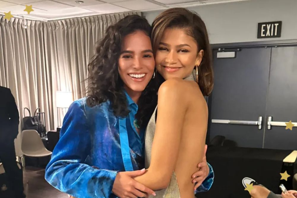 Bruna Marquezine e Zendaya aparecem juntas em fotos na CinemaCon 2023