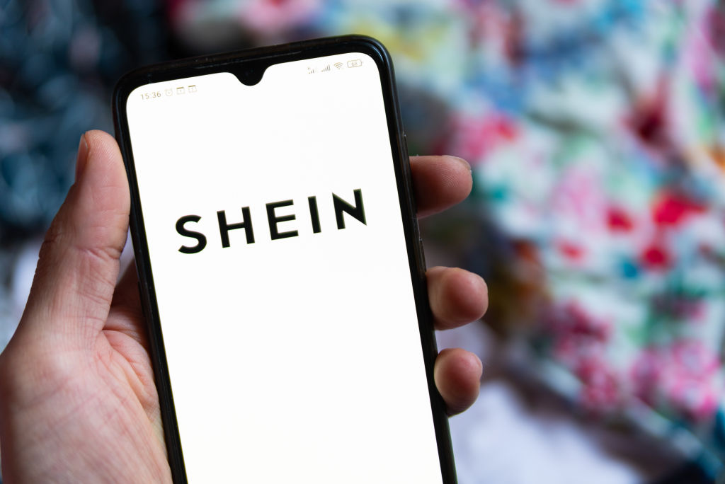 A promessa de investimentos da Shein para deixar sua blusinha mais barata