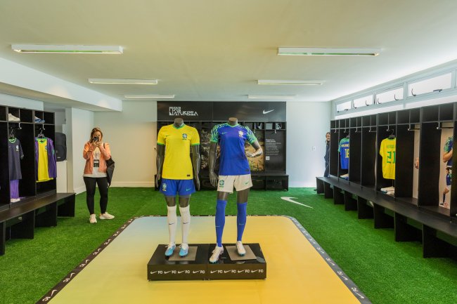 Uniforme da seleção feminina de futebol Camisas amarela e azul da seleção feminina de futebol feminino