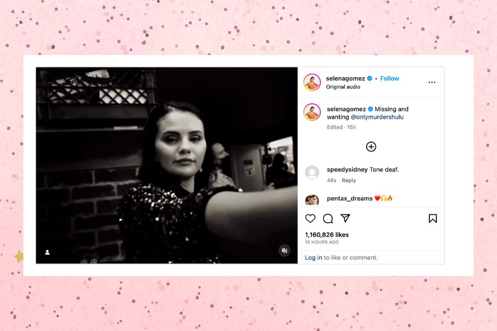 Selena Gomez Print de post de Selena Gomez no Instagram. Fundo rosa.