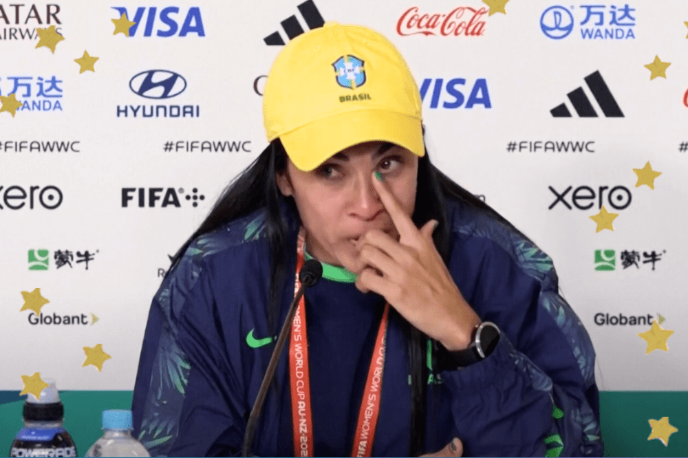 “Eu não tinha uma ídola no futebol feminino”, diz Marta, em coletiva
