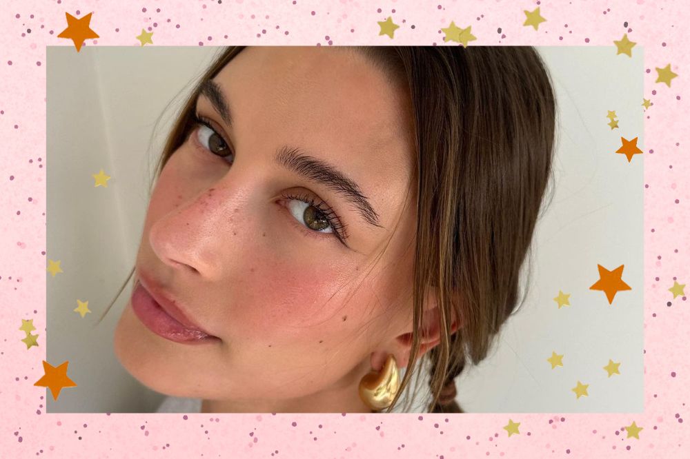 Strawberry makeup: nova tendência é a maquiagem preferida da Hailey Bieber