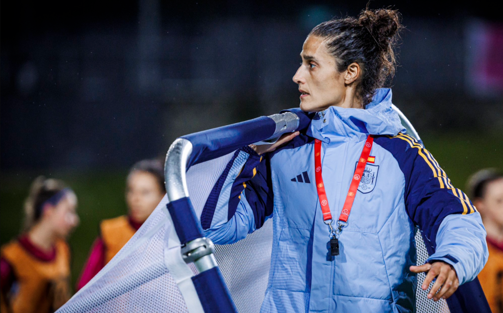 Após pressão, Espanha contrata 1ª mulher como técnica da seleção feminina