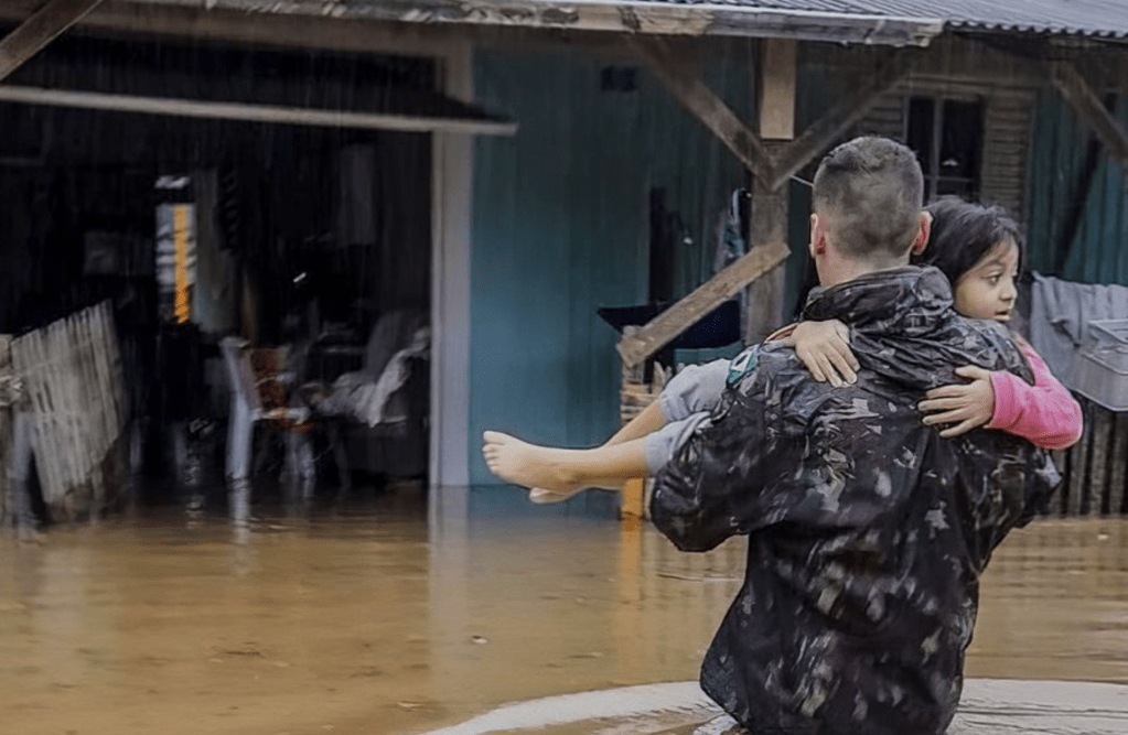 Saiba como ajudar as vítimas das chuvas no Sul do país