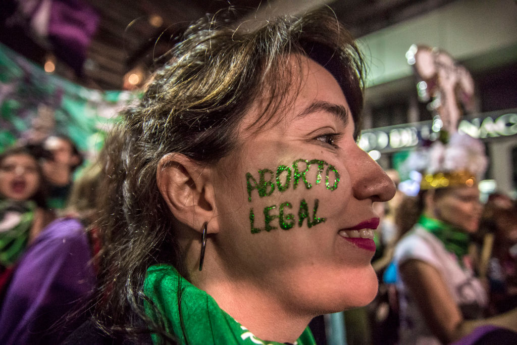 ativista-a-favor-da-descriminalizacao-do-aborto-em-são-paulo