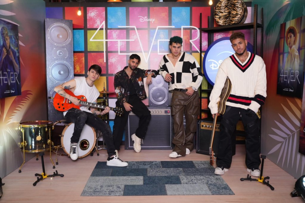 4EVER: CNCO relembra momentos especiais nos bastidores de série no Disney+