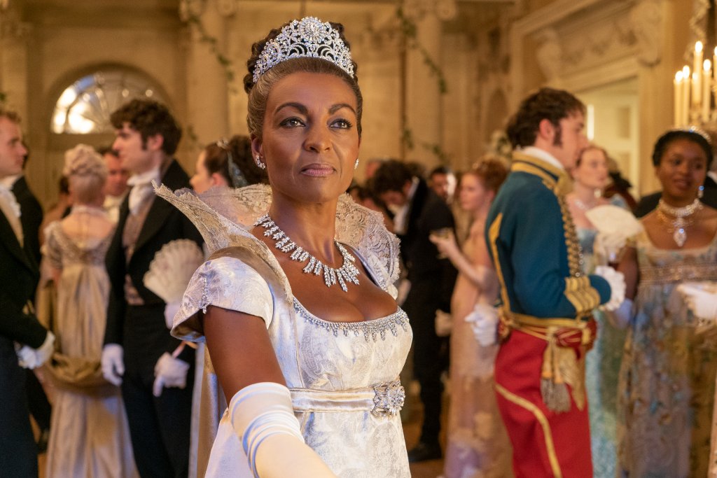 Adjoa Andoh dá dica de possível data da 3ª temporada de Bridgerton