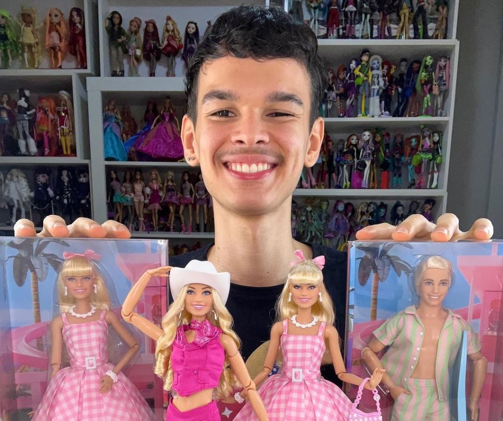 Jovem viraliza ao mostrar sua coleção de Barbie e o amor pelas bonecas