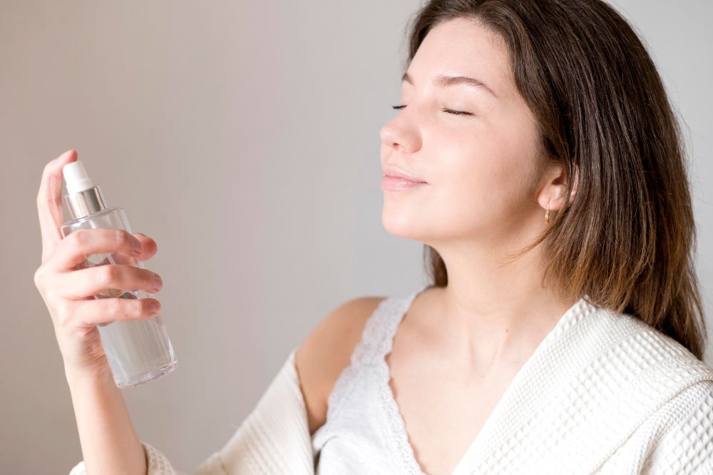 Água termal pode ser uma aliada do skincare e te refrescar no calor