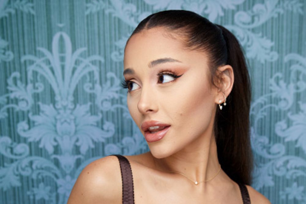 Ariana Grande deixa empresa de Scooter Braun e assina com Brandon Creed