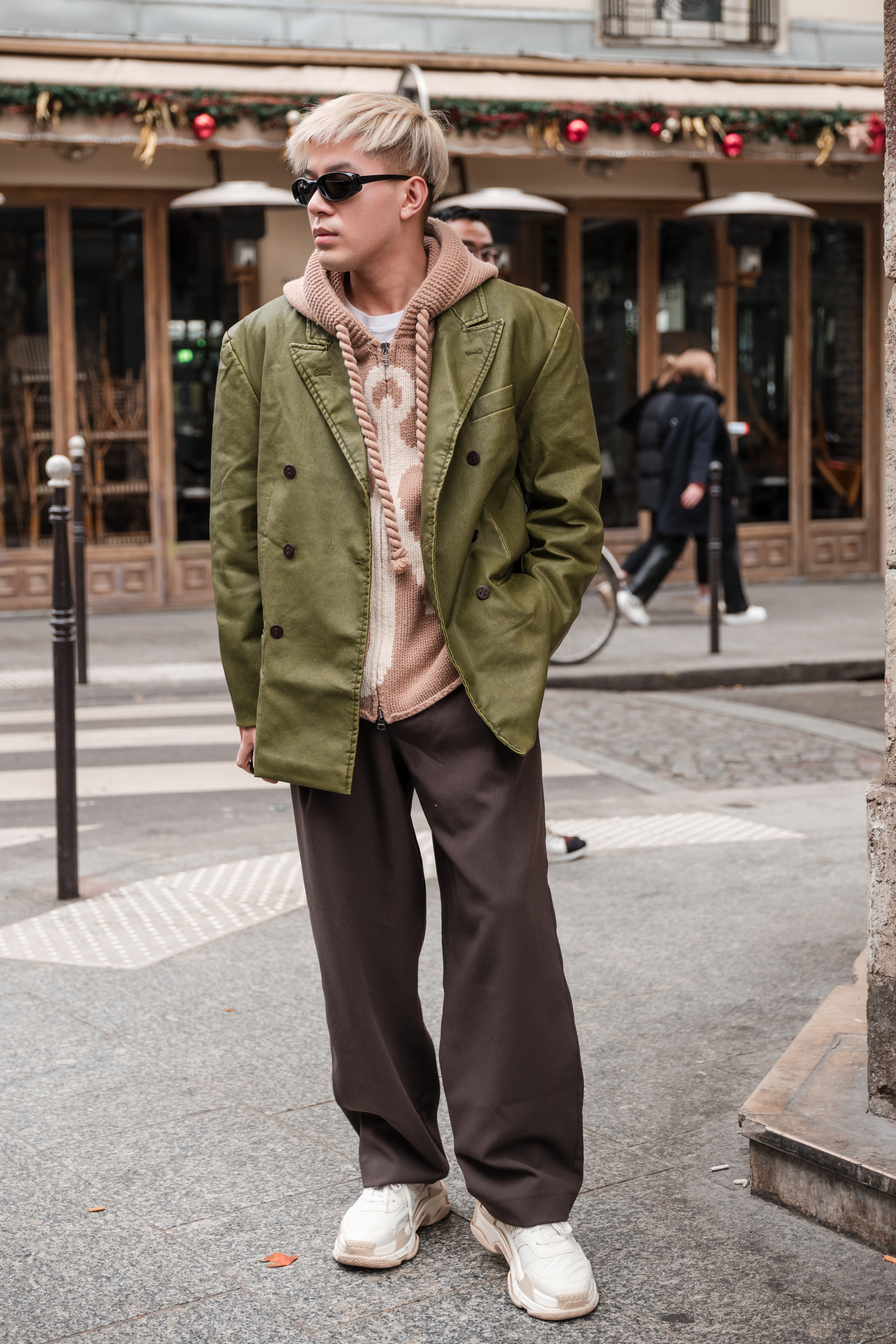 Street Style – Paris Fashion Week – Menswear Fall/Winter 2024/2025 – Day Six Look da temporada de outono-inverno 2024-2025 na semana de moda masculina de Milão
