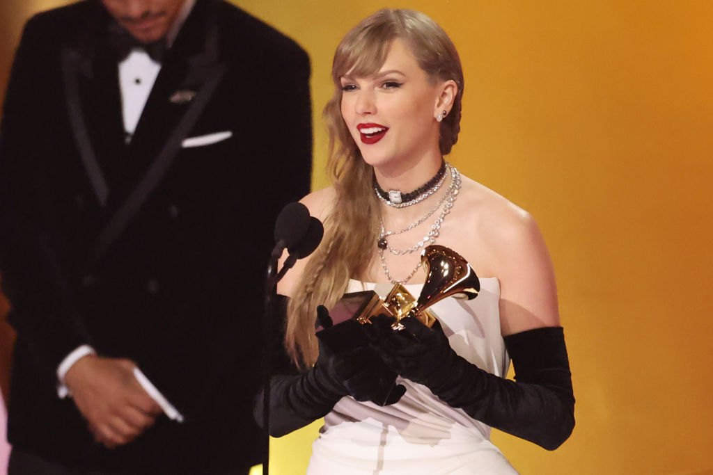 Taylor Swift anuncia álbum surpresa ‘Tortured Poets Department’ no Grammy