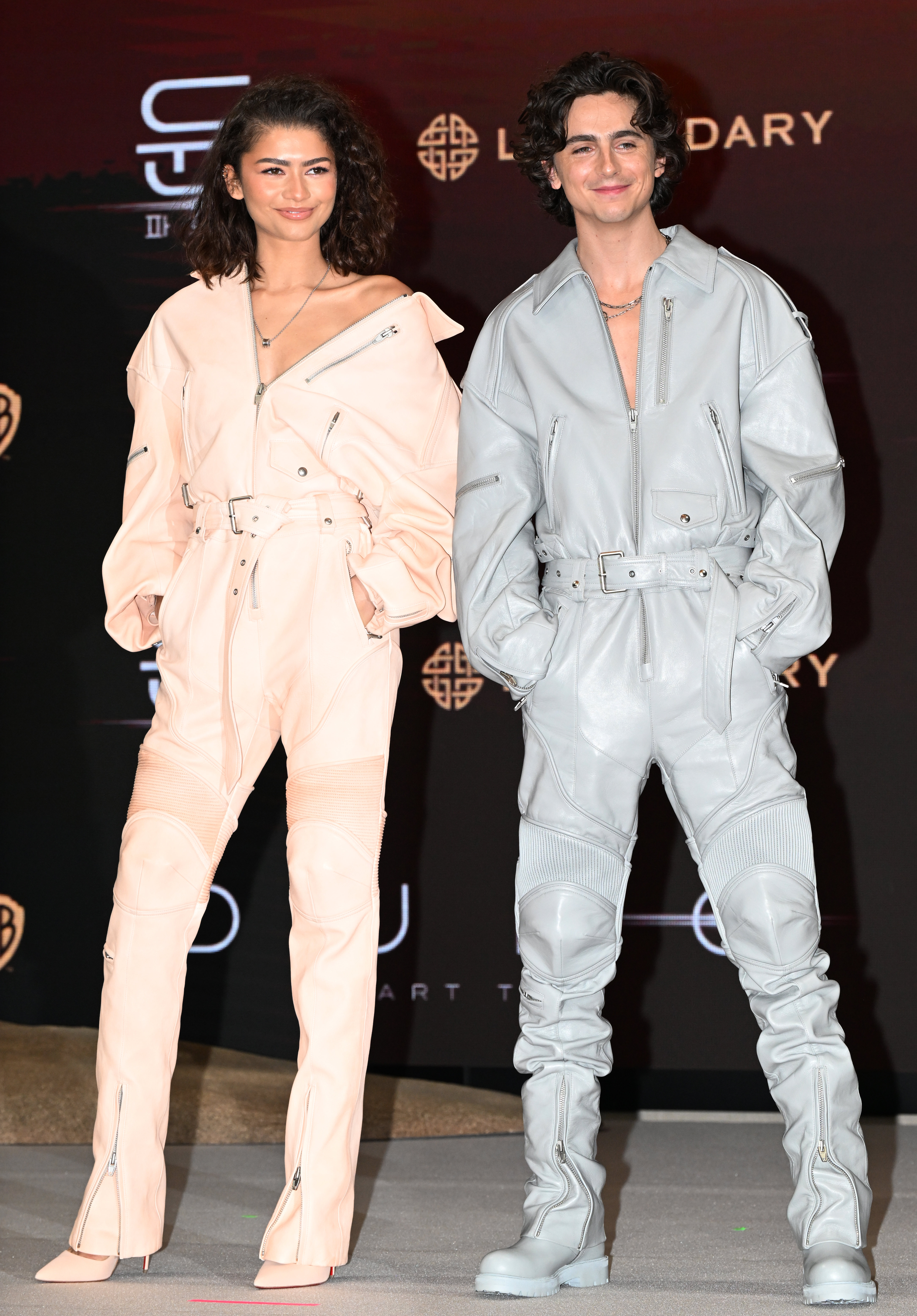 Zendaya Coleman e Timothée Chalamet na coletiva de imprensa de Duna 2 em Seoul, na Coréia do Sul